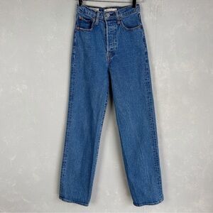 Levi's premium women's size 25 ribcage straight jeans blue medium wash